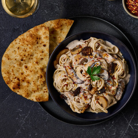 Stonefire Garlic Naan with Pasta 800x800